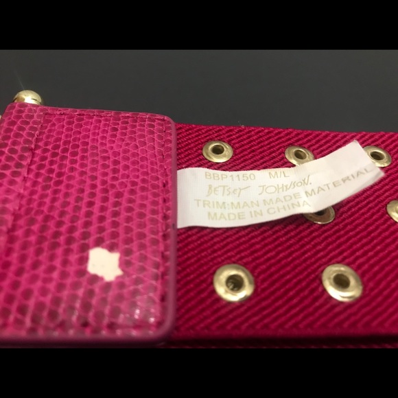 🔥SOLD!🔥Betsey Johnson belt - Picture 2 of 3